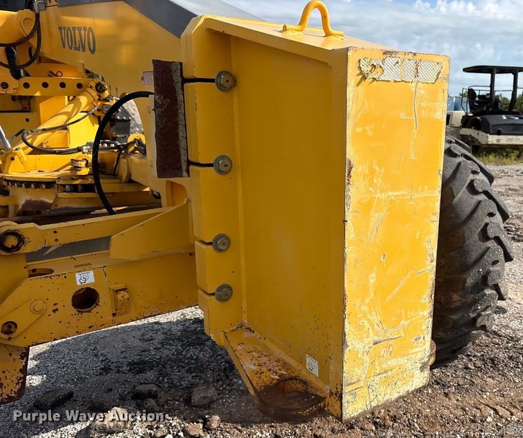image for item EM0571 2007 Volvo G940 motor grader