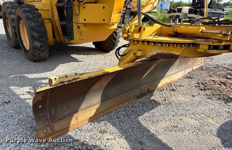 image for item EM0571 2007 Volvo G940 motor grader