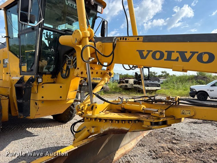 image for item EM0571 2007 Volvo G940 motor grader