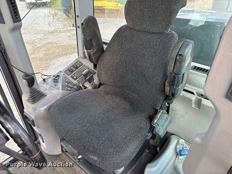 image for item EM0571 2007 Volvo G940 motor grader