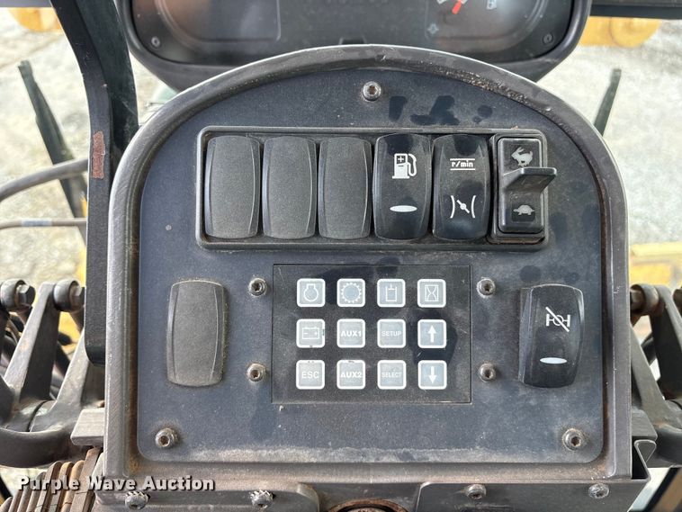 image for item EM0571 2007 Volvo G940 motor grader