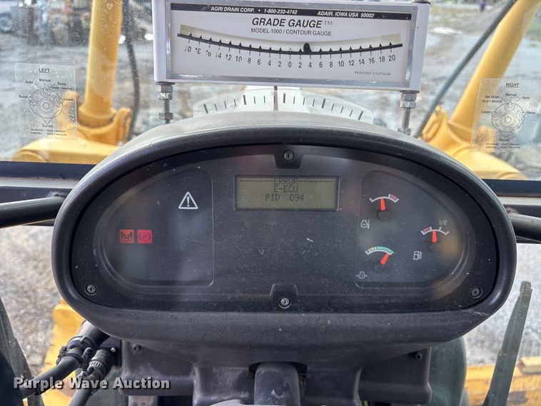 image for item EM0571 2007 Volvo G940 motor grader