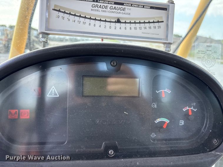 image for item EM0571 2007 Volvo G940 motor grader