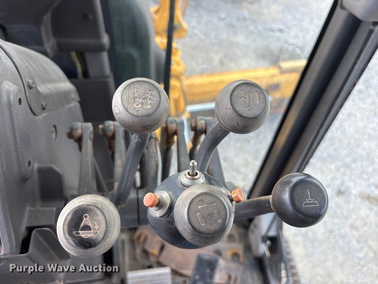 image for item EM0571 2007 Volvo G940 motor grader