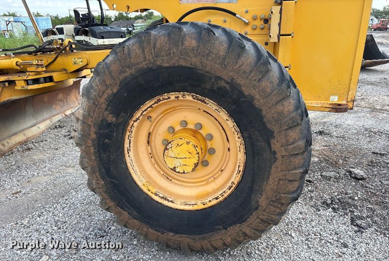 image for item EM0571 2007 Volvo G940 motor grader