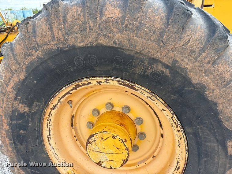 image for item EM0571 2007 Volvo G940 motor grader