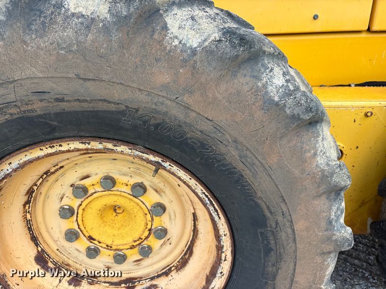 image for item EM0571 2007 Volvo G940 motor grader