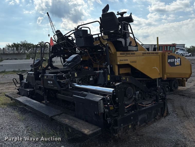image for item EM0572 2019 Caterpillar AP 1055F paver