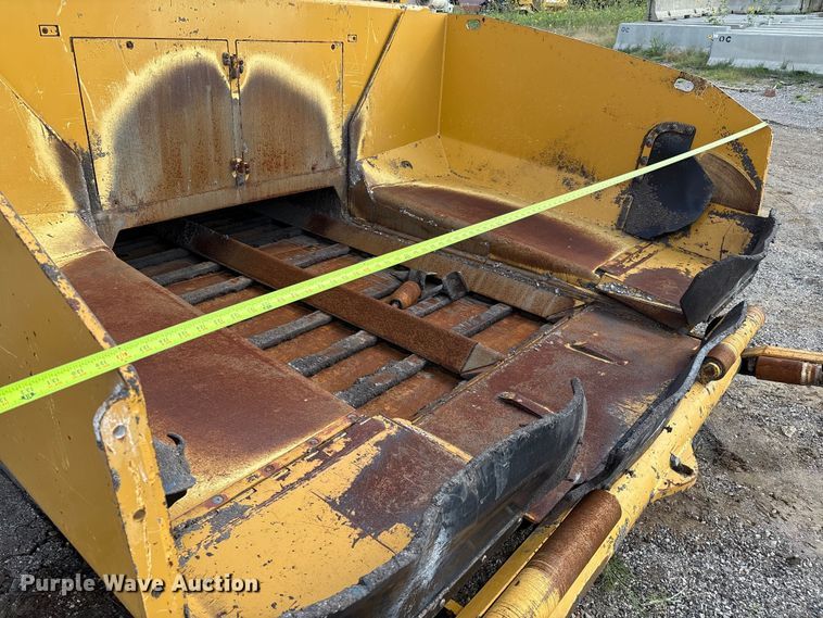 image for item EM0572 2019 Caterpillar AP 1055F paver