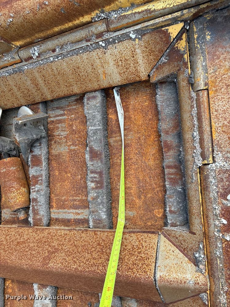 image for item EM0572 2019 Caterpillar AP 1055F paver