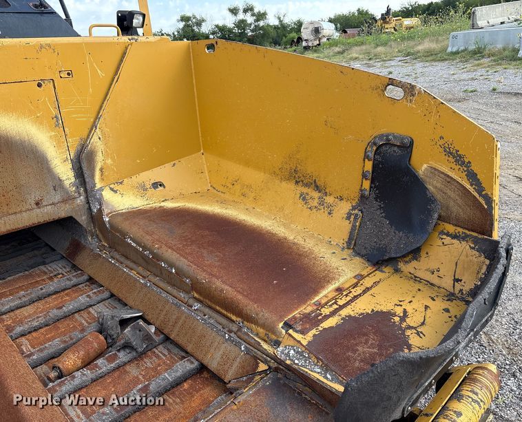 image for item EM0572 2019 Caterpillar AP 1055F paver