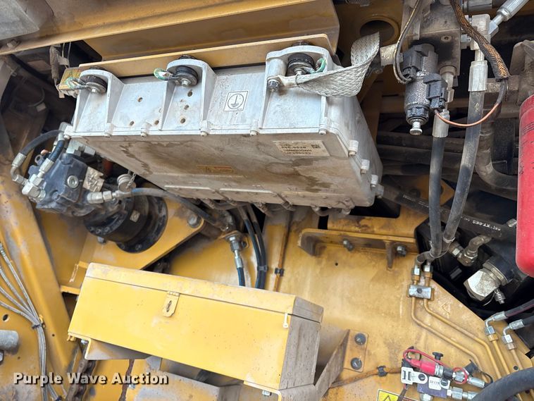 image for item EM0572 2019 Caterpillar AP 1055F paver