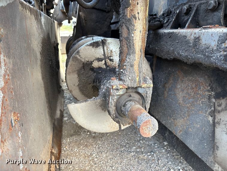 image for item EM0572 2019 Caterpillar AP 1055F paver