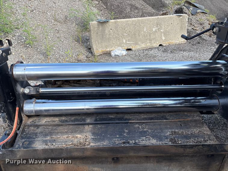 image for item EM0572 2019 Caterpillar AP 1055F paver