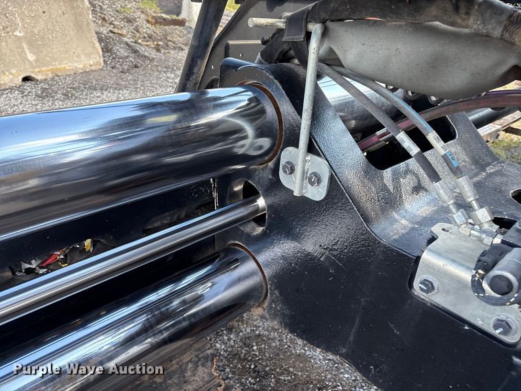 image for item EM0572 2019 Caterpillar AP 1055F paver