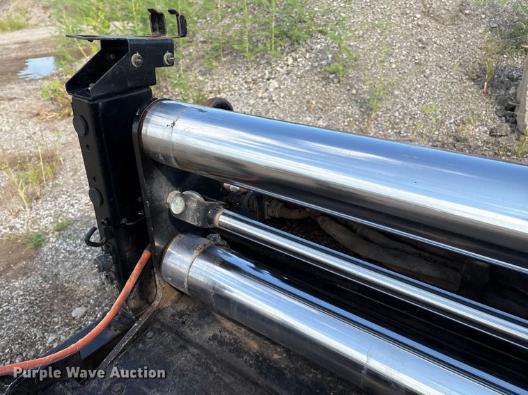 image for item EM0572 2019 Caterpillar AP 1055F paver