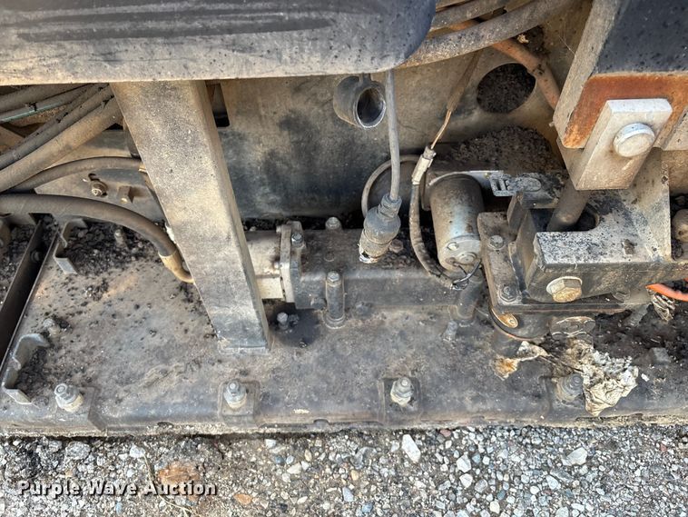 image for item EM0572 2019 Caterpillar AP 1055F paver