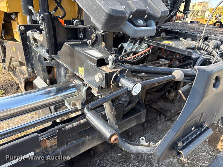 image for item EM0572 2019 Caterpillar AP 1055F paver