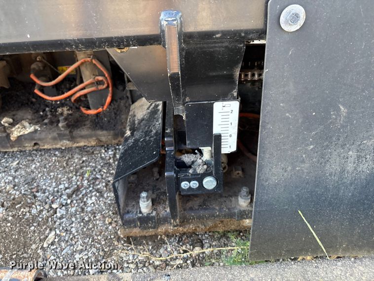 image for item EM0572 2019 Caterpillar AP 1055F paver