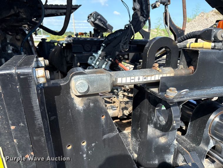 image for item EM0572 2019 Caterpillar AP 1055F paver