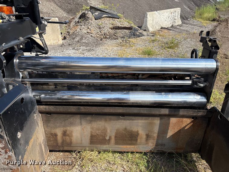 image for item EM0572 2019 Caterpillar AP 1055F paver