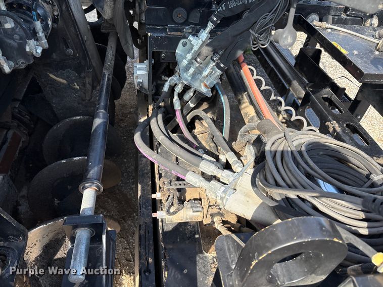 image for item EM0572 2019 Caterpillar AP 1055F paver