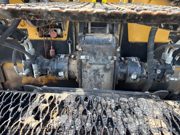 image for item EM0572 2019 Caterpillar AP 1055F paver