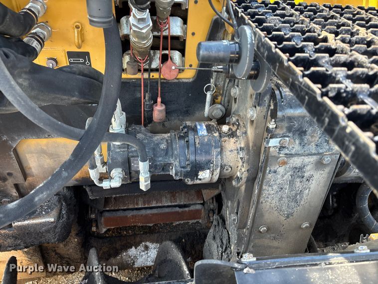 image for item EM0572 2019 Caterpillar AP 1055F paver