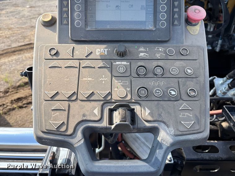 image for item EM0572 2019 Caterpillar AP 1055F paver