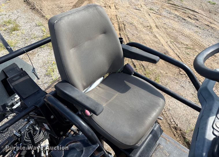 image for item EM0572 2019 Caterpillar AP 1055F paver