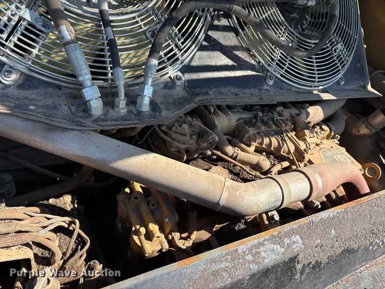 image for item EM0572 2019 Caterpillar AP 1055F paver