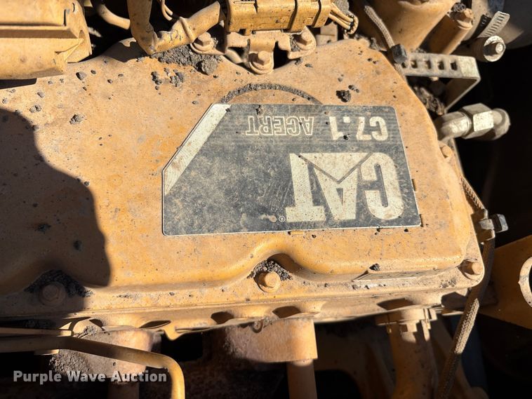 image for item EM0572 2019 Caterpillar AP 1055F paver