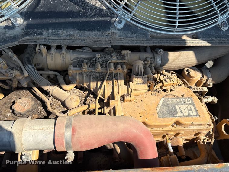 image for item EM0572 2019 Caterpillar AP 1055F paver