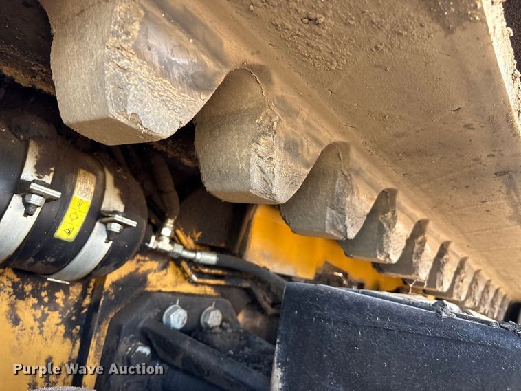 image for item EM0572 2019 Caterpillar AP 1055F paver