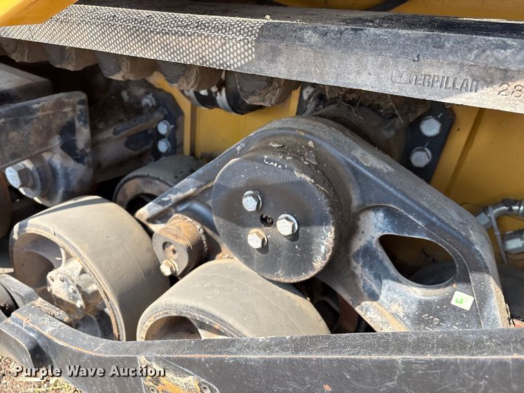 image for item EM0572 2019 Caterpillar AP 1055F paver