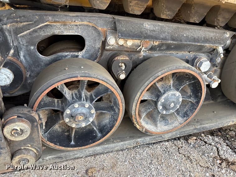 image for item EM0572 2019 Caterpillar AP 1055F paver