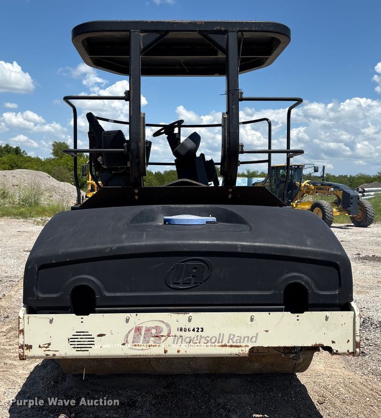 image for item EM0573 Ingersoll Rand DD118HF double drum vibratory roller