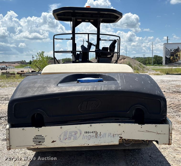 image for item EM0573 Ingersoll Rand DD118HF double drum vibratory roller