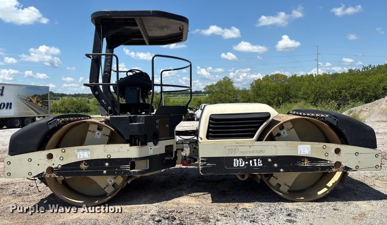 image for item EM0573 Ingersoll Rand DD118HF double drum vibratory roller