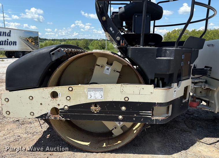 image for item EM0573 Ingersoll Rand DD118HF double drum vibratory roller