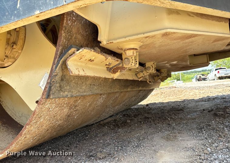 image for item EM0573 Ingersoll Rand DD118HF double drum vibratory roller