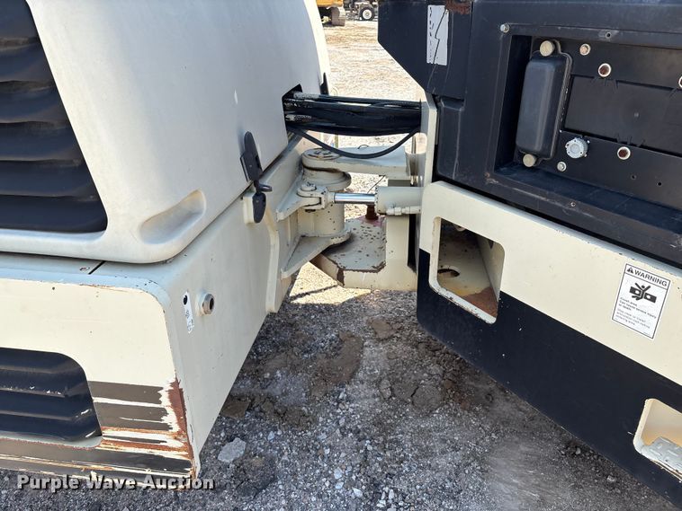 image for item EM0573 Ingersoll Rand DD118HF double drum vibratory roller