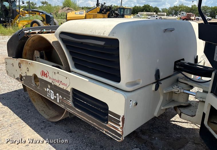 image for item EM0573 Ingersoll Rand DD118HF double drum vibratory roller