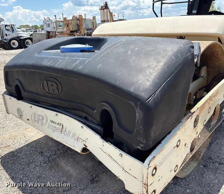 image for item EM0573 Ingersoll Rand DD118HF double drum vibratory roller