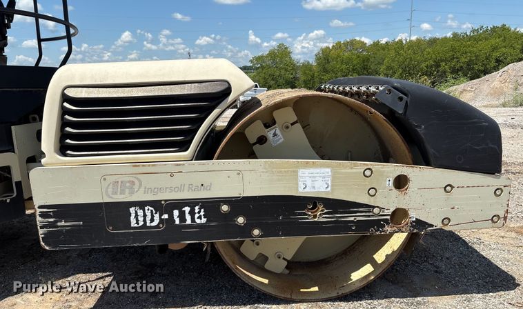 image for item EM0573 Ingersoll Rand DD118HF double drum vibratory roller