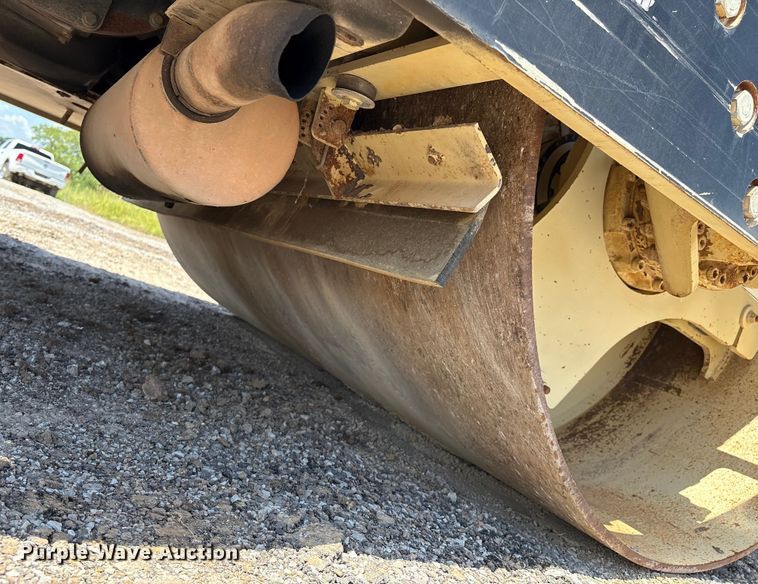 image for item EM0573 Ingersoll Rand DD118HF double drum vibratory roller