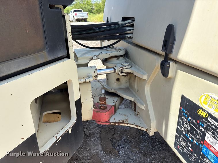 image for item EM0573 Ingersoll Rand DD118HF double drum vibratory roller