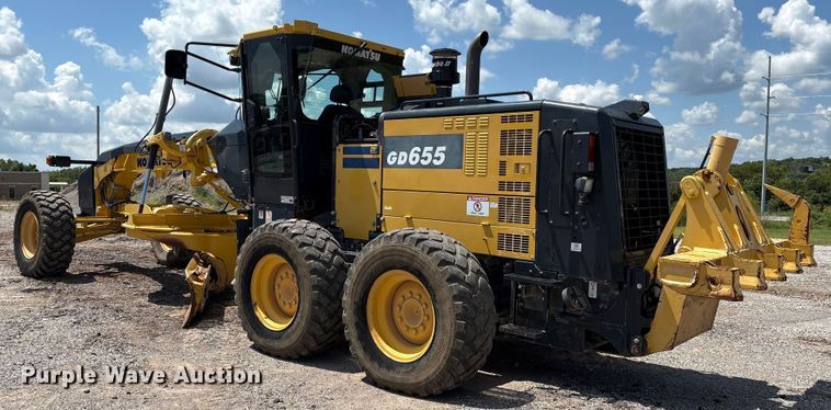 image for item EM0574 2019 Komatsu GD655-7 motor grader