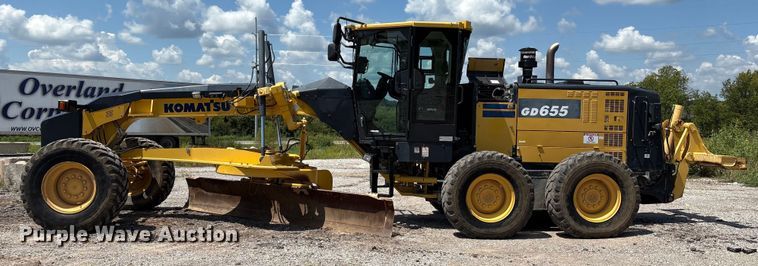 image for item EM0574 2019 Komatsu GD655-7 motor grader