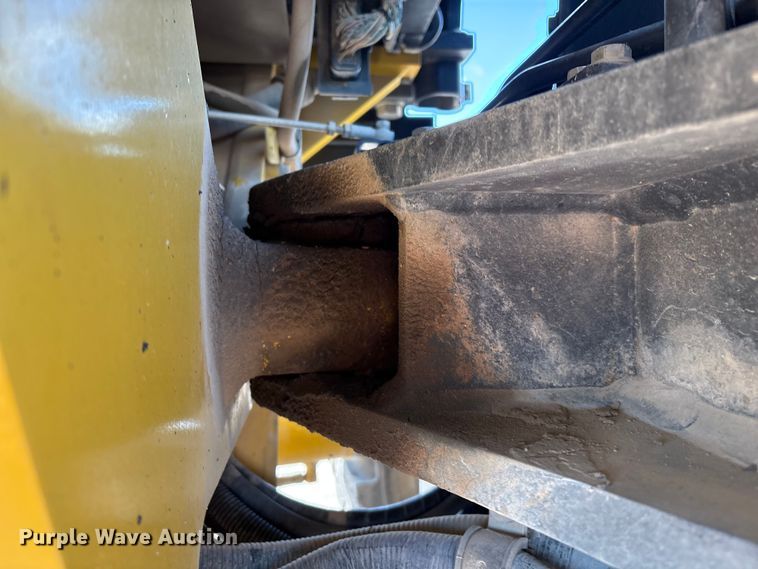 image for item EM0574 2019 Komatsu GD655-7 motor grader